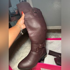 Shoe Dazzle Flat Boots, Tulip, Wine 7